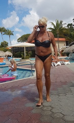 Irene-in-bikini-Caribisch- 4982512