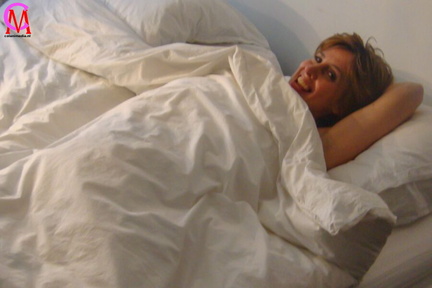 Melissa van Deursen in bed