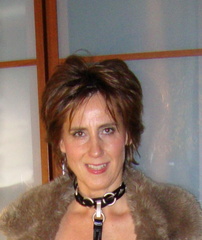 Melissa van Deursen met halsband